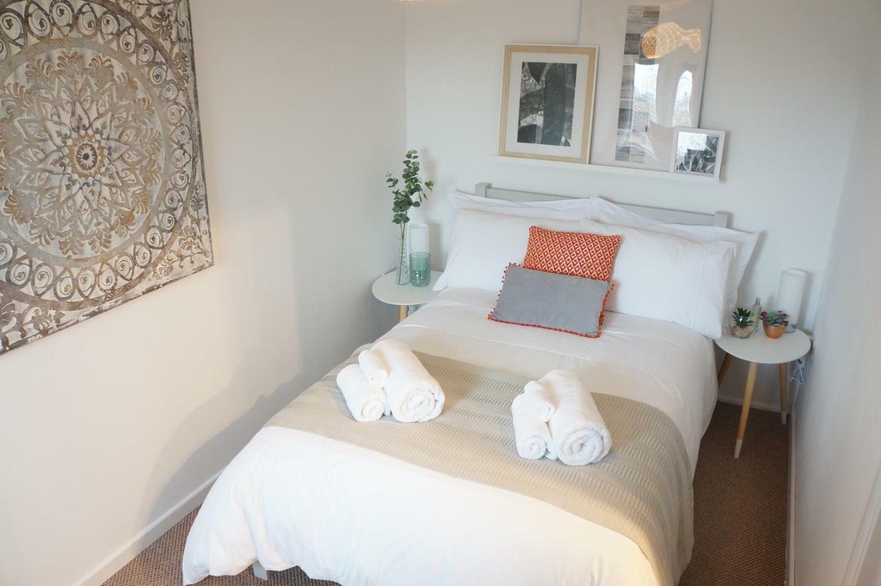 The Oldbrook Apartment Milton Keynes Exterior photo